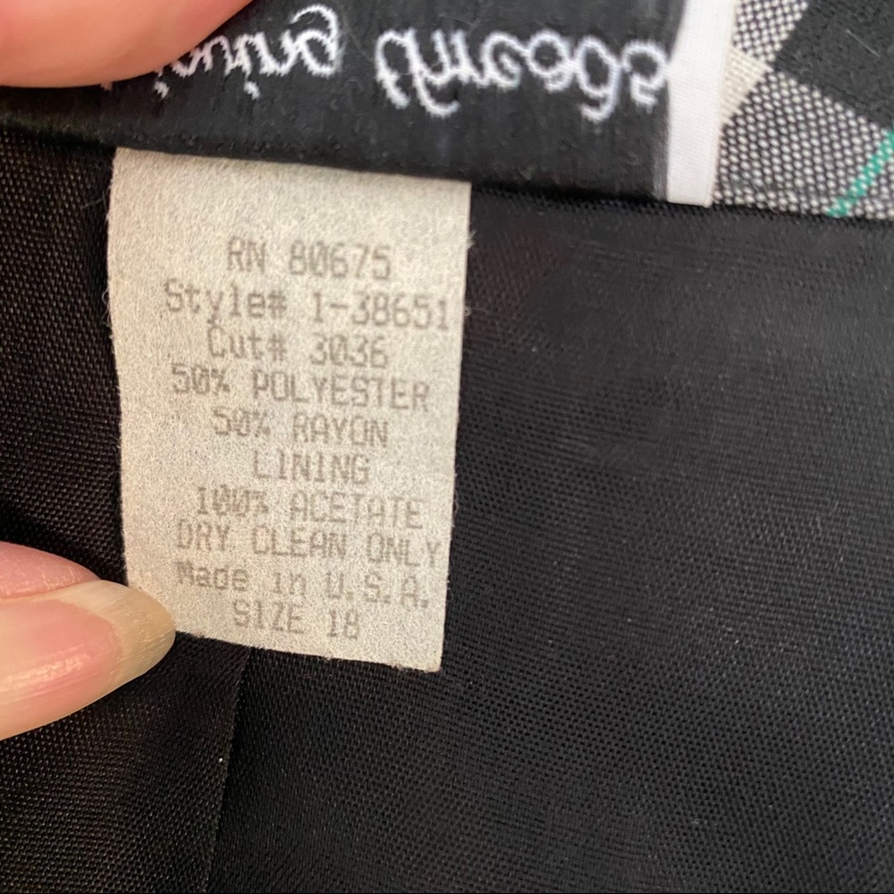 Blazer - Picture 13 of 14